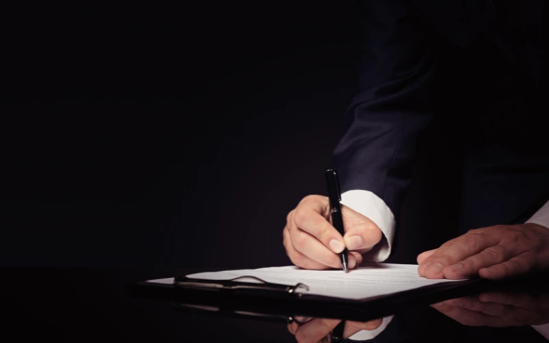 Pewarisan Perniagaan Sign document